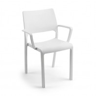 Silla fija apilable Tramontana con brazos color blanco, ergonómica y cómoda, interior y exterior. Mobelcenter