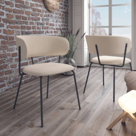 Silla Quebec para salón o comedor en color lamb con patas de metal negras
